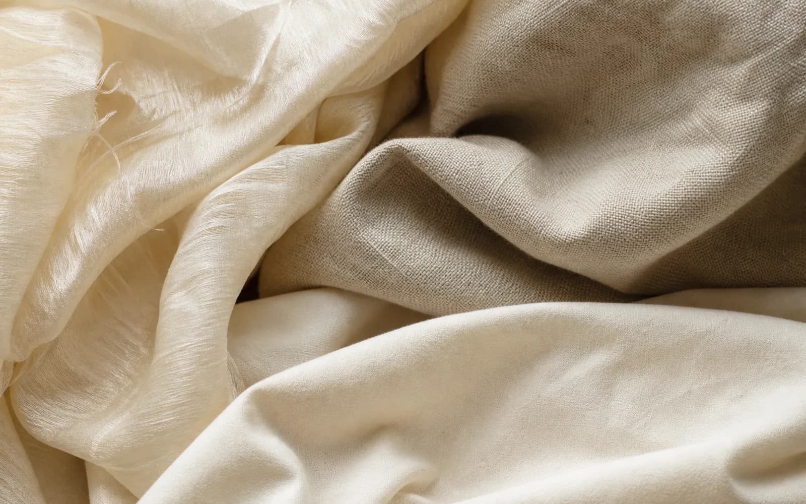 Linho, viscose e tempo: nossos tecidos favoritos